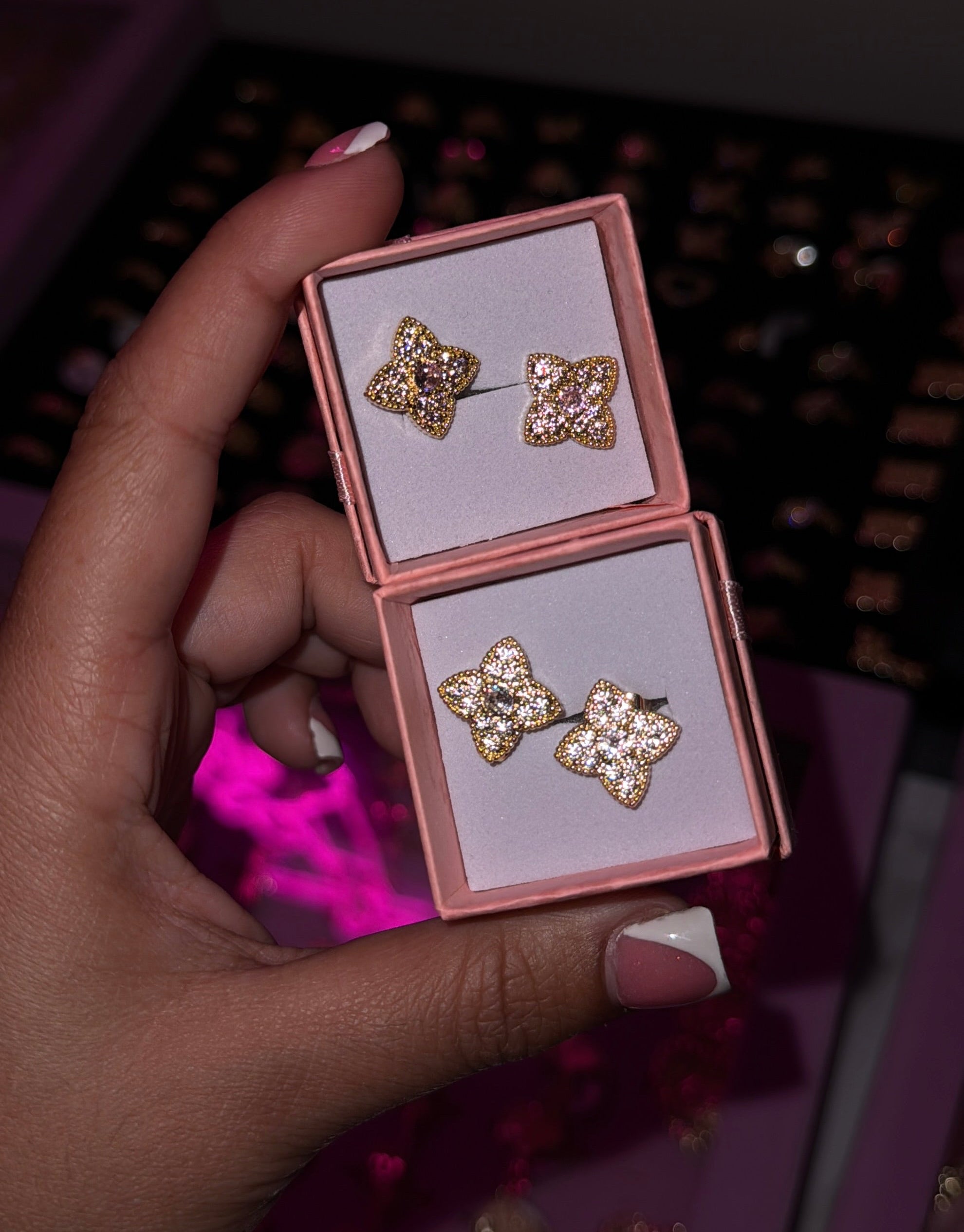 CLOVER DMND STUDS