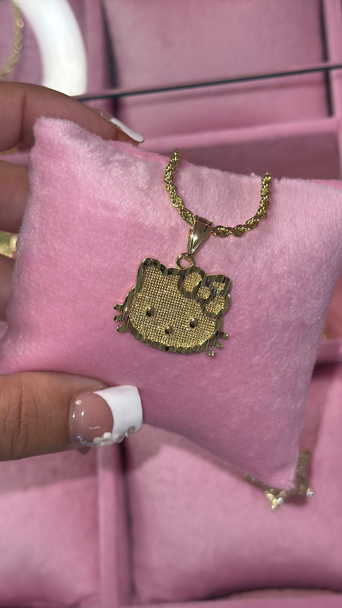 KITTY HEAD NECKLACE