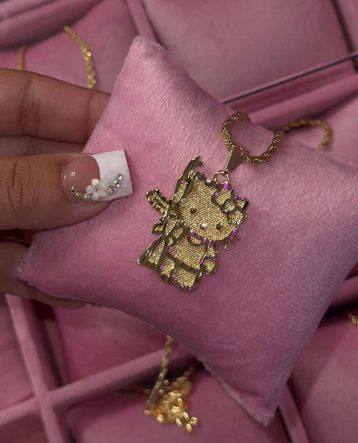 KITTY AK NECKLACE