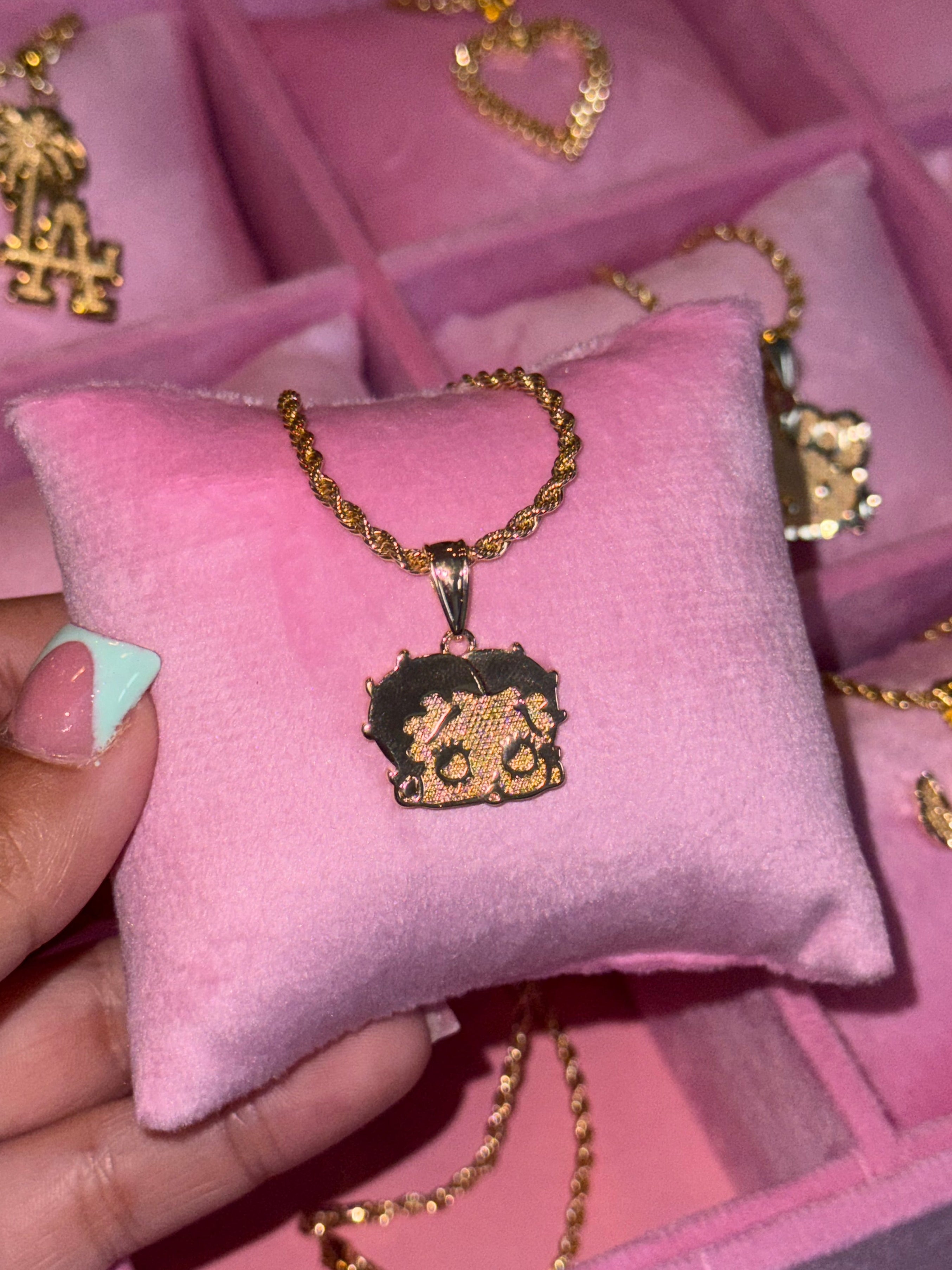 BETTY NECKLACE (SMALL)