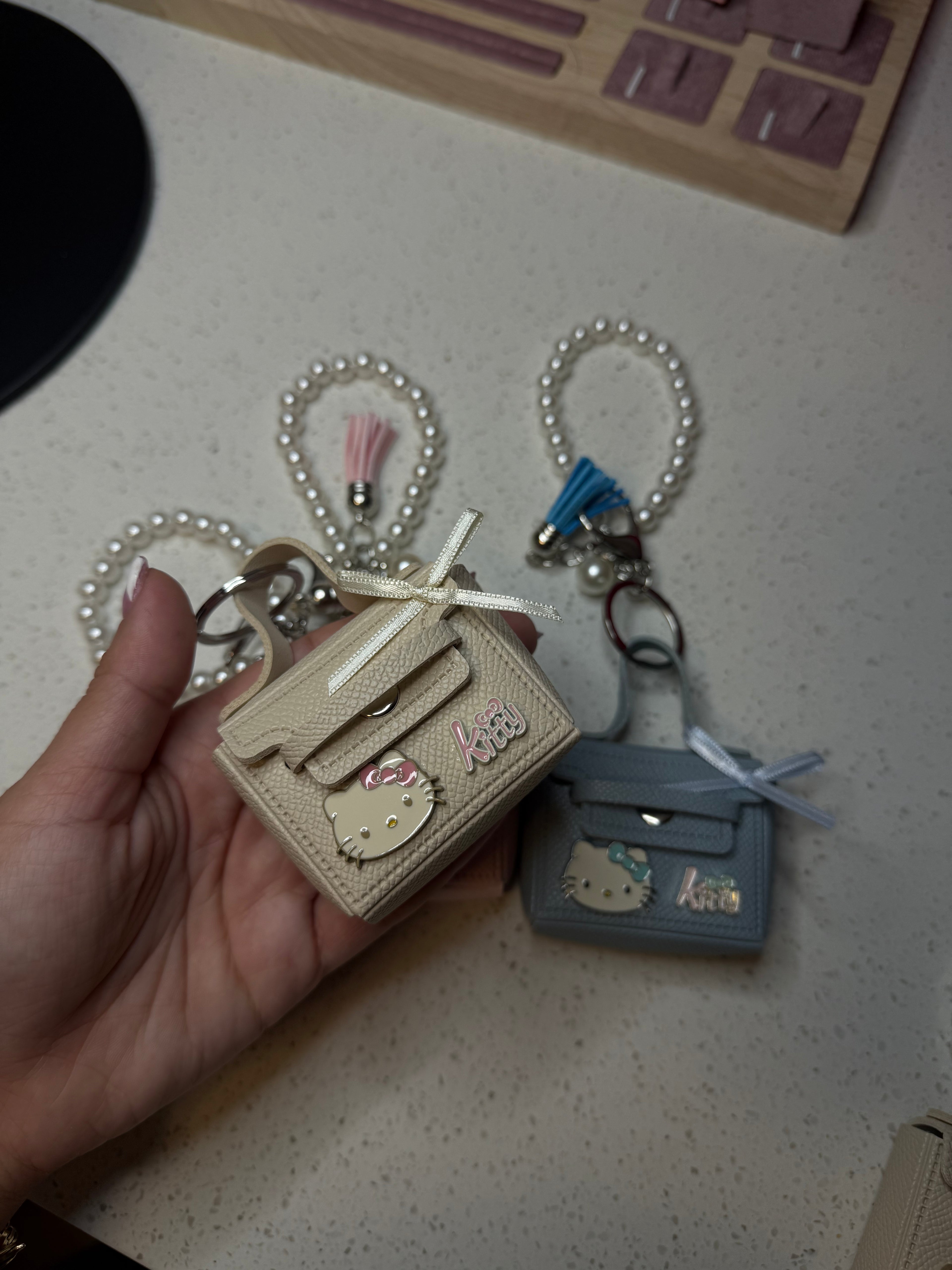 HK KEYCHAIN PURSE